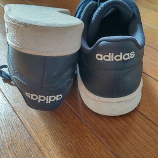 テニスシューズ　２７センチの画像