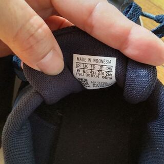 テニスシューズ　２７センチの画像