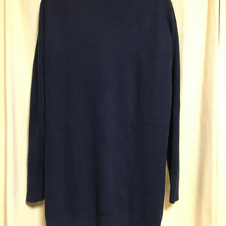Salus ネイビーのロング丈Vネック長袖ニット　サイズFの画像