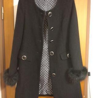 黒のファーつきコート✨ほぼ新品おの画像