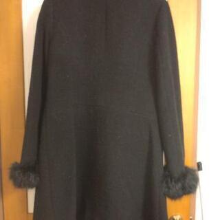 黒のファーつきコート✨ほぼ新品おの画像