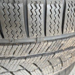 【値下げ交渉可】スタッドレス 215/45R17 2019年製の画像