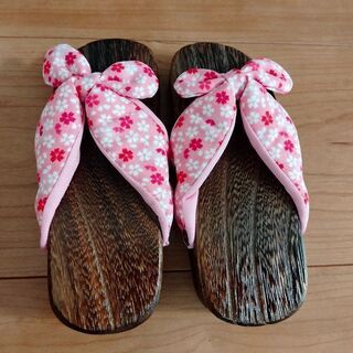 ■中古美品「花柄ピンク草履16.5㎝」