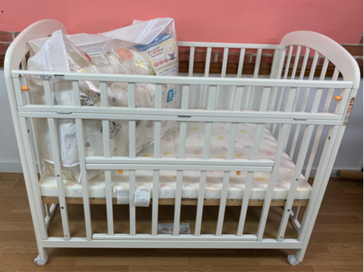 【値下げしました】ベビーベッド 寝具 布団 1式 kids ベビー 白 ホワイト 京都西川 掃除済み 説明書付き