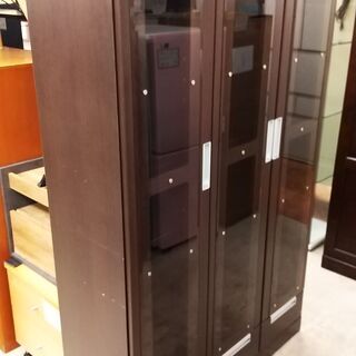 ?お値下げしました?大川家具 本棚 ガラス扉 キャビネット 3面 収納棚