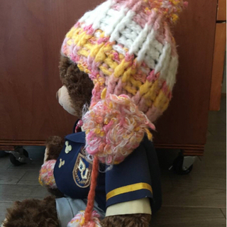 ピンク系ボーダーCUTEなポンポン&耳当て付き暖かニット帽　　サイズ48㎝～の画像