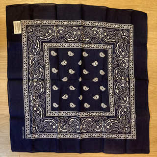 バンダナ　53cm x 53cm 新品　ネイビーの画像
