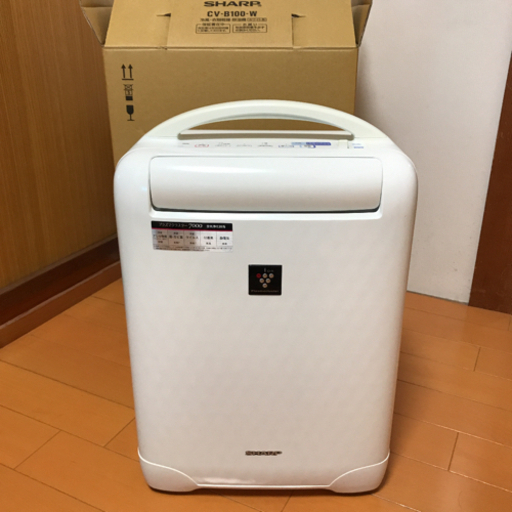 値下げしました！衣類乾燥除湿機　シャープ　プラズマクラスター　SHARP CV-B100-W