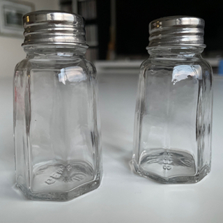 アメリカンダイナーの塩コショウ入れの画像