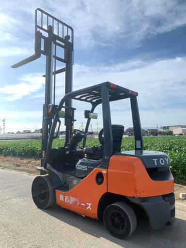 フォークリフト トヨタ02-8FD25 2203時 2.5t ディーゼルエンジン 2018年9月製 前後ノーパンクタイヤ　全国発送可能　管理番号10401