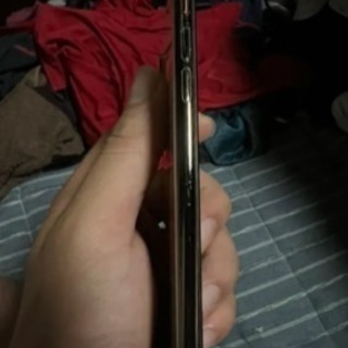 iPhone XS Max 64GBの画像