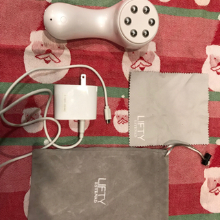 (決定済み)エステナード リフティ　EMS美顔器　Rizap監修