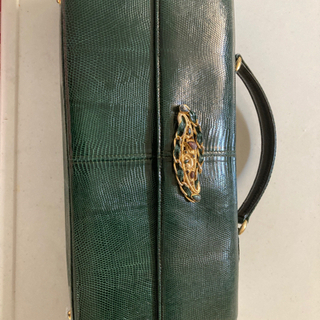 ショルダーバッグ　レディース