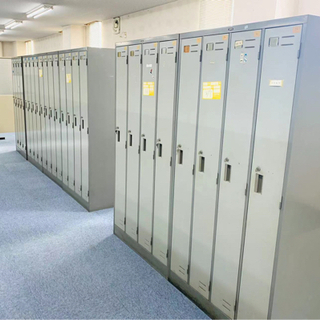 4人用スチールロッカ　幅90 X 奥行51.5 高さ179cm　オフィス家具  更衣室　業務用ロッカー　備品庫　クローゼット　収納庫 の画像