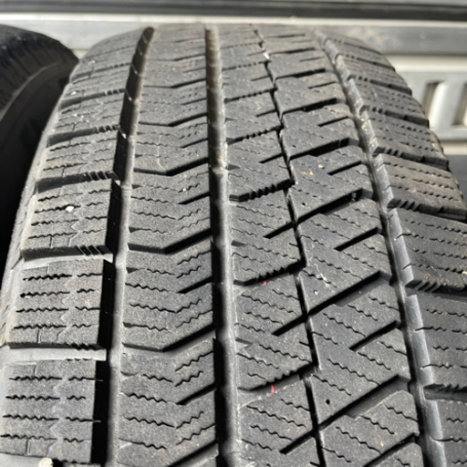 バリ山　BRIDGESTONE VRX2 195/65R15 スタッドレス  タイヤ　2018年製