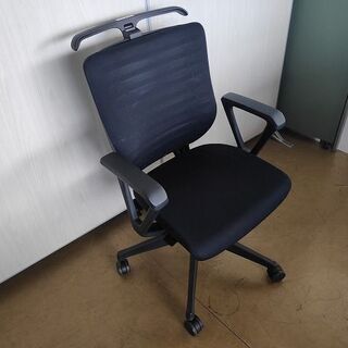 イトーキ　エピオスローバック　肘置き、ハンガー付き　黒『良品中古、背面にスレあり』 　【リサイクルショップサルフ】