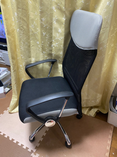ニトリ　ワーキングチェアー　メッシュ