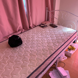 シングルベッドとマットレス