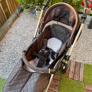 コンビ ベビーカー最上位モデルの画像