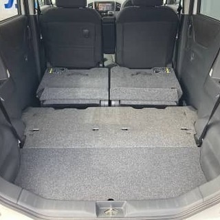 後部座席を倒して荷物をたくさん収納できます！！の画像