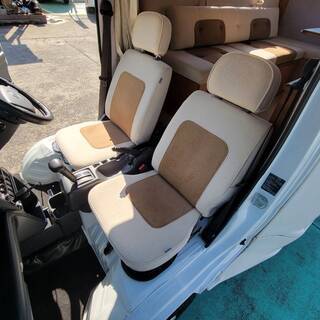 【総額298万円】マツダ　スクラムトラック　アズマックス製キャンピングカー　ラクーンⅡ　DG16T　3AT　 ホワイト　6.1万K　検2022年12月　ＡＺ－ＭＡＸ製ラクーン　切替４ＷＤ　ＥＴＣ　ＳＤワンセグナビ　大型バンクベット　走行充電　外部電源　シンク　給排水１０Ｌポリタンク　サイクルキャリア　メモリーナビ　Ｌ字ソファー　８ナンバー５人乗りの画像