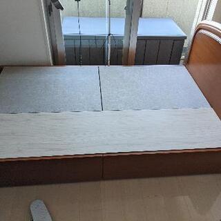 フランスベッド　セミダブルベッド