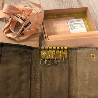 miu miu キーケース　スタッズ　ミュウミュウの画像