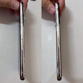 iPhone XS 256GB SIMフリー アメリカ版 (ケース付き)の画像