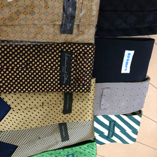 ブラック、イエロー、グリーン系　ネクタイ　9本の画像