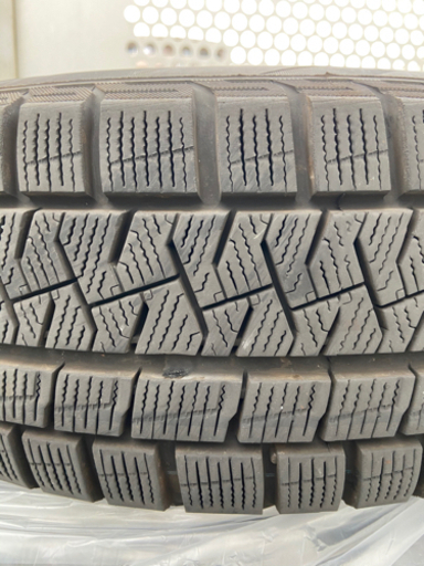 スタッドレスタイヤ　185/60 R15