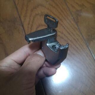 ヤマハ純正？　ヘルメットホルダーの画像