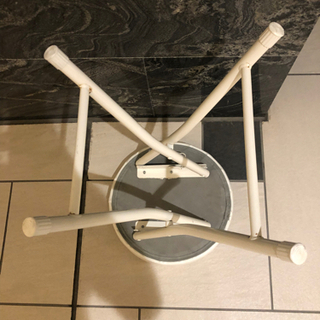 折り畳み椅子の画像