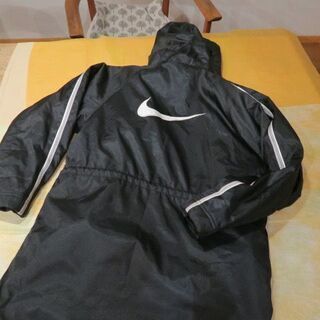 NIKE ベンチコート 140 中古 サッカー 防寒 ロングコート 黒 ブラック 男子（★引き取り限定）の画像