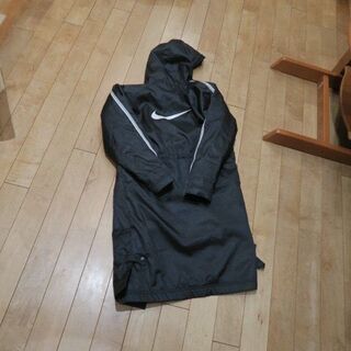 NIKE ベンチコート 140 中古 サッカー 防寒 ロングコート 黒 ブラック 男子（★引き取り限定）の画像