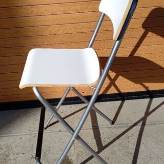IKEA(イケア) FRANKLIN バースツール 背もたれ付き 折りたたみ式の画像