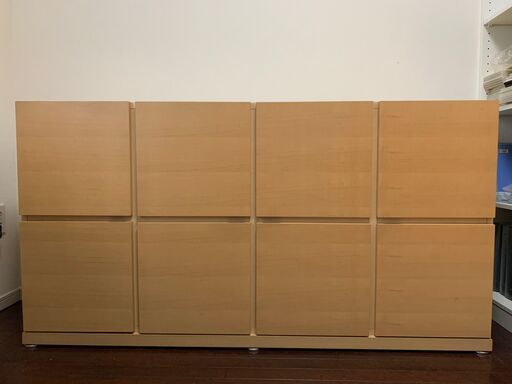 中古キャビネット（シェルフ）収納棚、扉付き　縦：約84.5センチ  横：約160.5センチ  奥行き：約40.5センチ