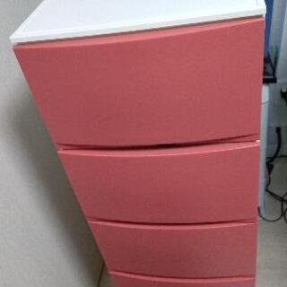 ピンク×白のプラスチック製5段収納ケース