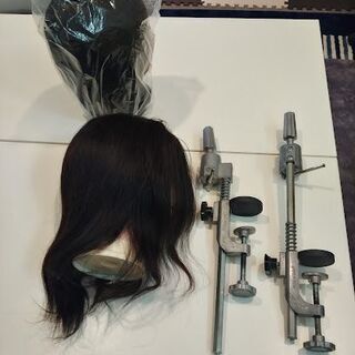 新品ウイッグ、クランプ２個セット＋中古ウイッグ複数個付きの画像