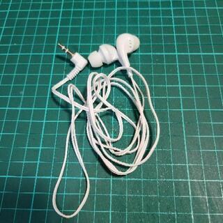 白いイヤホン