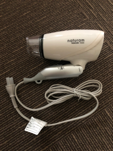 ドライヤー　未使用　TESCOM TID305