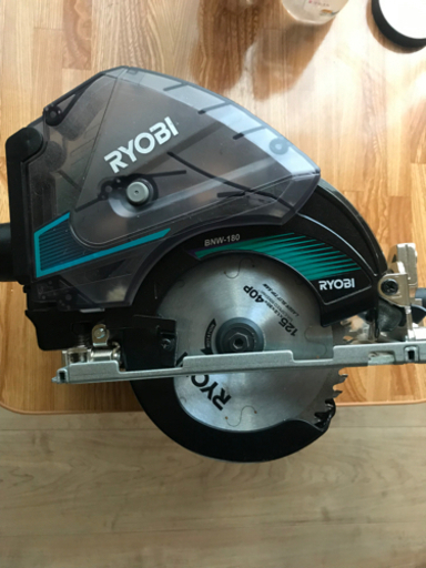 RYOBI インパクトドライバー、電池丸ノコ