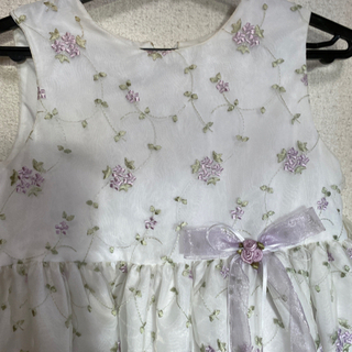 とても可愛い子供のドレスの画像
