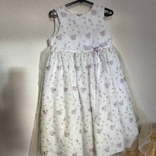 とても可愛い子供のドレス