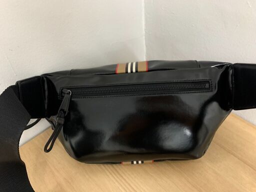 Burberry 8030018 SONNY Belt bag　売ります