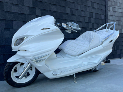 オールホワイトフルカスタム‼︎ 【YAMAHA マジェスティ】スピーカー４発付き‼︎