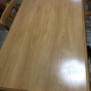 テーブル　おまけでイス付きの画像