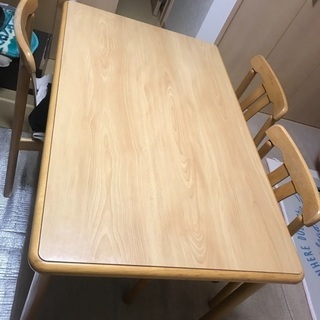 テーブル　おまけでイス付き