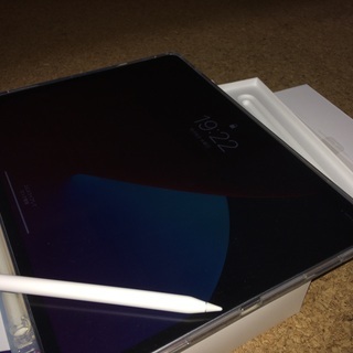 iPadpro(wifiモデル) 12インチ 128GB M1 (2021年モデル） ケース＋ペン＋フィルム【直接手渡し希望】の画像