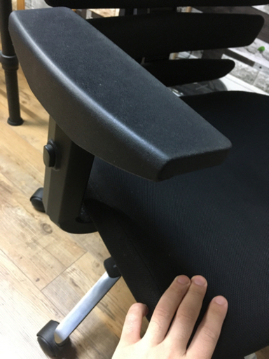 引取限定　ニトリ　エルゴクエスト　ワーク　ゲーミング　チェア　傷のつきにくいローラー付き