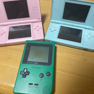 ゲームボーイ本体１個．NINTENEODS2個　ジャンク品まとめ...